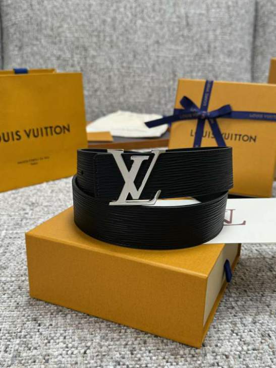 Picture of Louis Vuitton Belts _SKUfw240127113fw